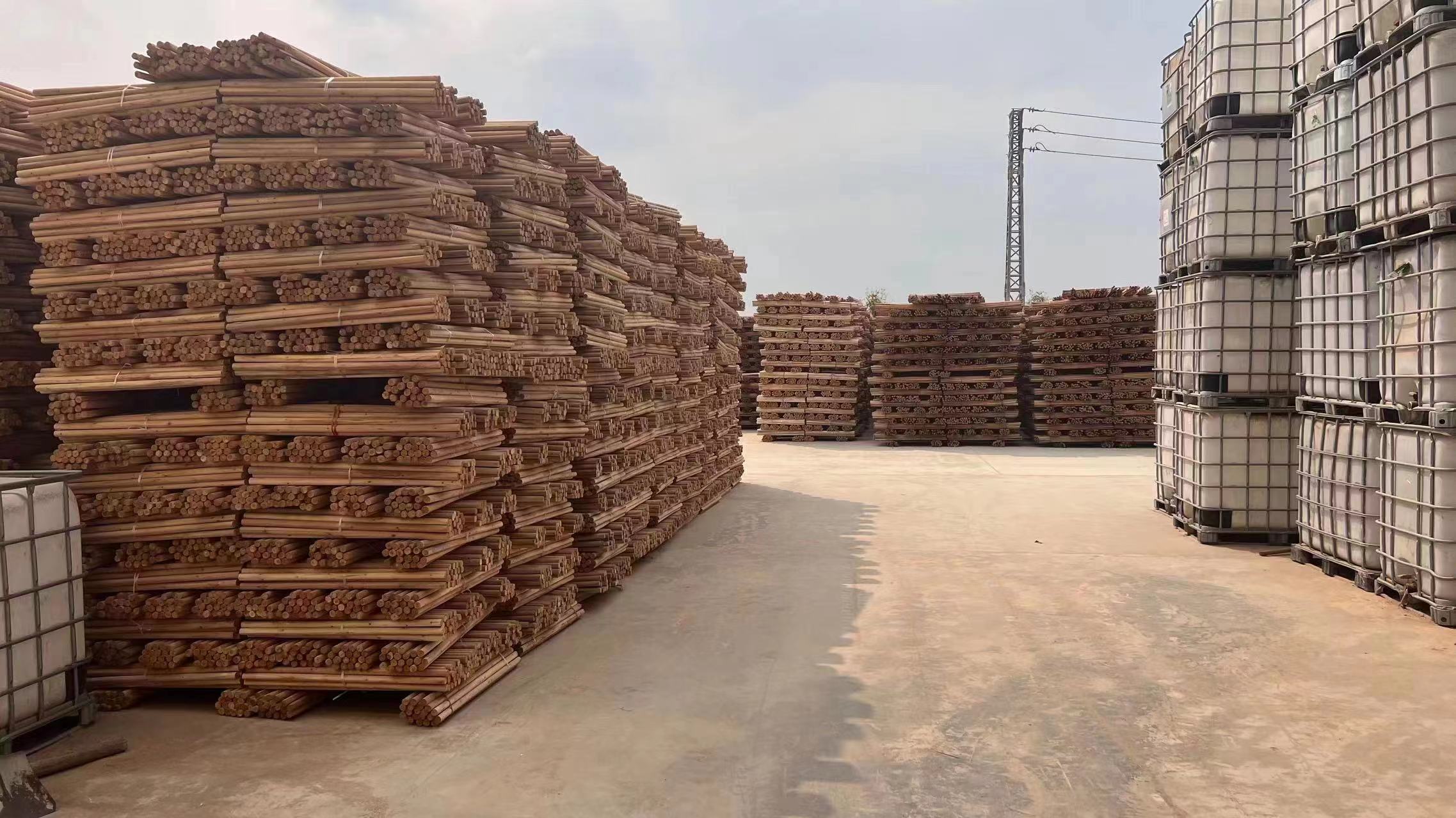 合木木业油栎木基材仓储量大，稳定供应